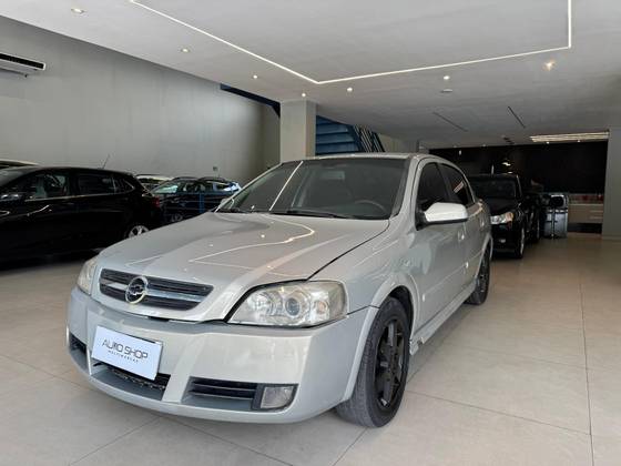 CHEVROLET ASTRA 2.0 MPFI ELITE SEDAN 8V FLEX 4P MANUAL CHEVROLET ASTRA 2.0 MPFI ELITE SEDAN 8V FLEX 4P MANUAL
